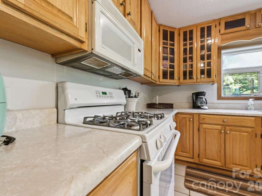 38 Pee Wee Branch Branch, Sylva, NC 28779.  MLS# CAR4418580, YatesRealty ID 48161. 