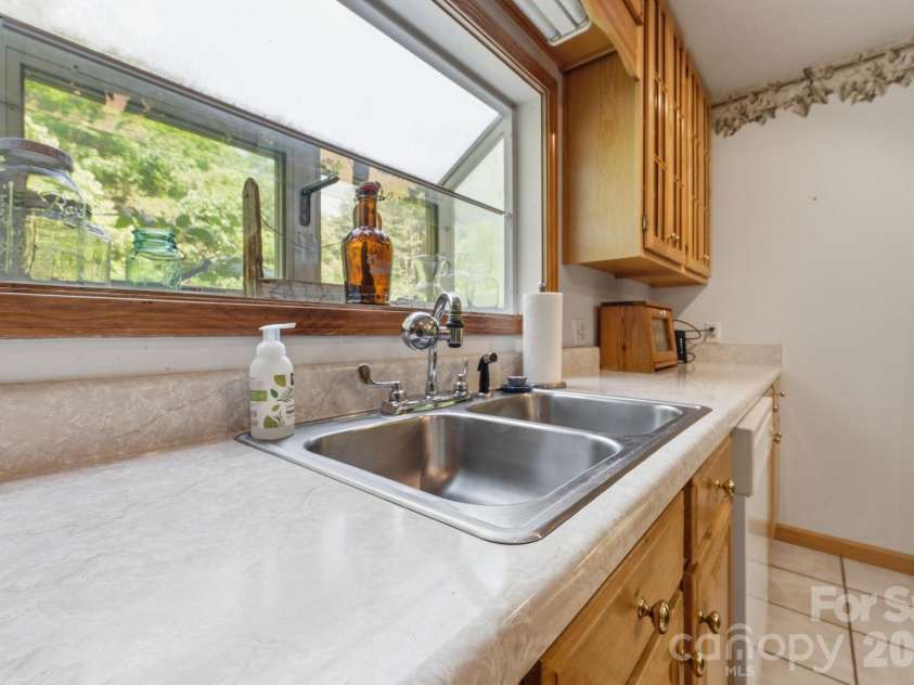 38 Pee Wee Branch Branch, Sylva, NC 28779.  MLS# CAR4418580, YatesRealty ID 48161. 