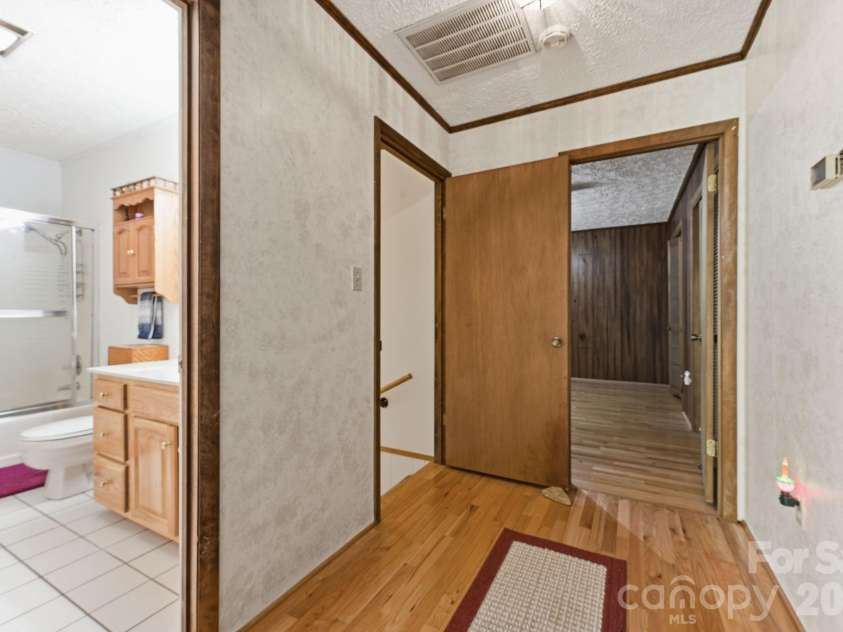 38 Pee Wee Branch Branch, Sylva, NC 28779.  MLS# CAR4418580, YatesRealty ID 48161. 