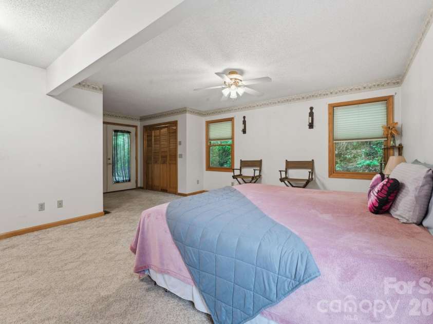 38 Pee Wee Branch Branch, Sylva, NC 28779.  MLS# CAR4418580, YatesRealty ID 48161. 