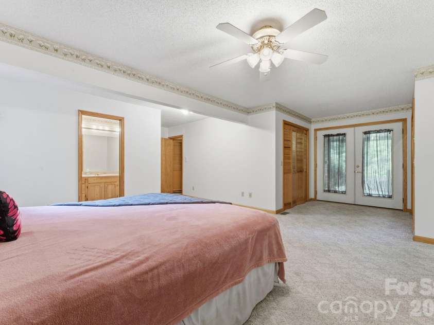 38 Pee Wee Branch Branch, Sylva, NC 28779.  MLS# CAR4418580, YatesRealty ID 48161. 