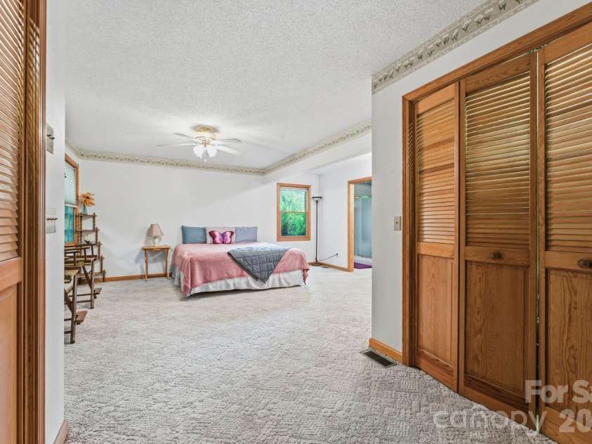 38 Pee Wee Branch Branch, Sylva, NC 28779.  MLS# CAR4418580, YatesRealty ID 48161. 