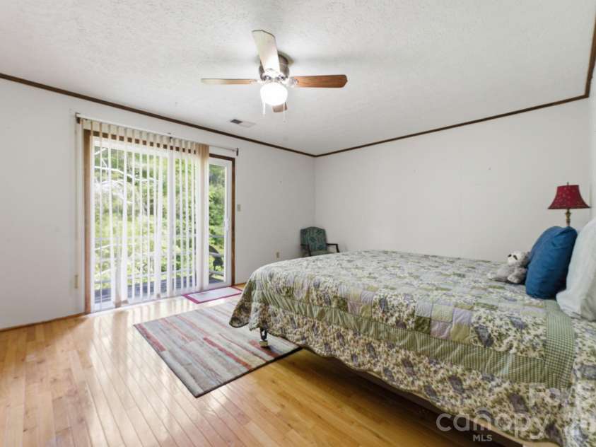 38 Pee Wee Branch Branch, Sylva, NC 28779.  MLS# CAR4418580, YatesRealty ID 48161. 