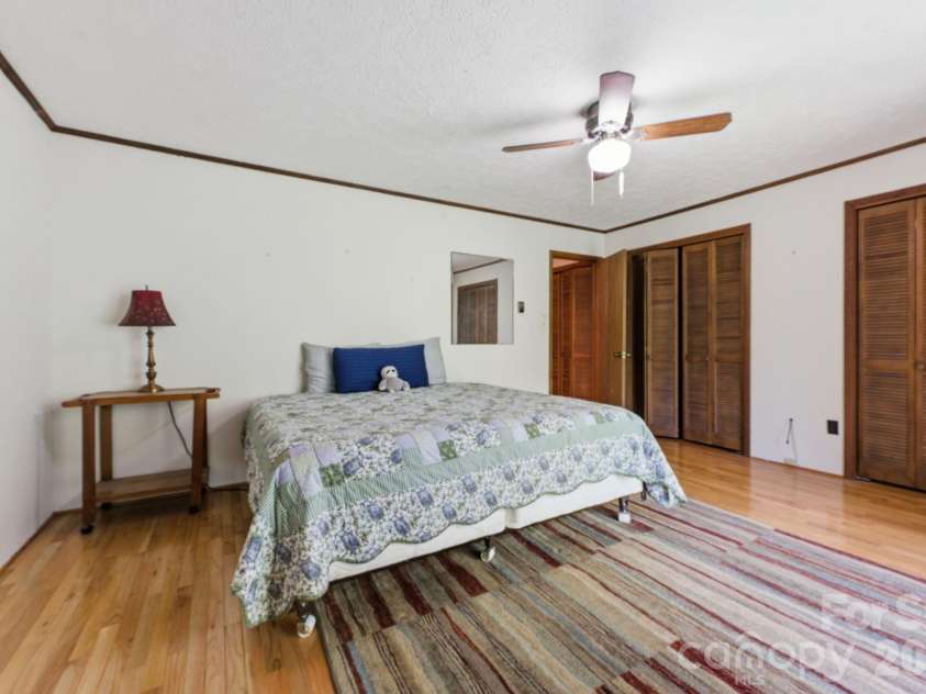 38 Pee Wee Branch Branch, Sylva, NC 28779.  MLS# CAR4418580, YatesRealty ID 48161. 