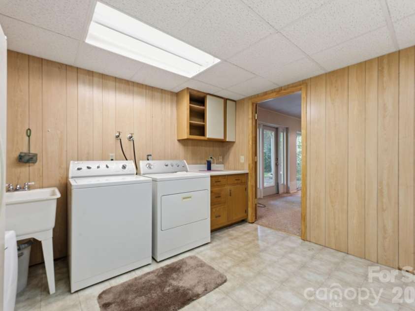 38 Pee Wee Branch Branch, Sylva, NC 28779.  MLS# CAR4418580, YatesRealty ID 48161. 