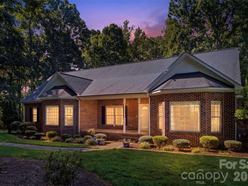 216 Minnie Queen Lane, Belmont, NC 28012.  MLS# CAR4418325, YatesRealty ID 48162. 