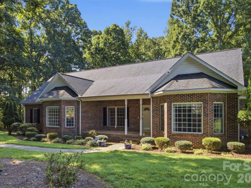 216 Minnie Queen Lane, Belmont, NC 28012.  MLS# CAR4418325, YatesRealty ID 48162. 