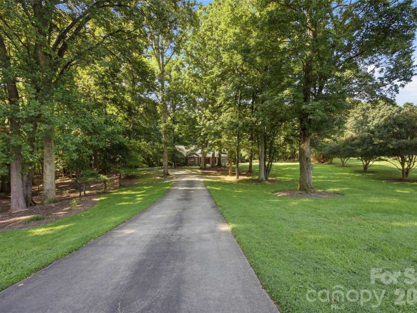 216 Minnie Queen Lane, Belmont, NC 28012.  MLS# CAR4418325, YatesRealty ID 48162. 