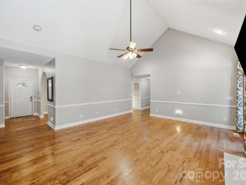 216 Minnie Queen Lane, Belmont, NC 28012.  MLS# CAR4418325, YatesRealty ID 48162. 