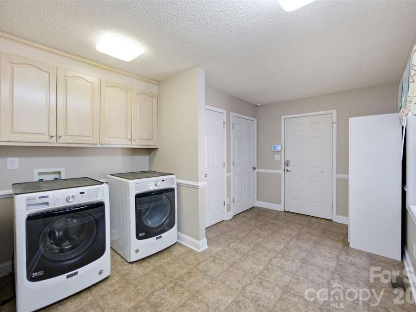 216 Minnie Queen Lane, Belmont, NC 28012.  MLS# CAR4418325, YatesRealty ID 48162. 