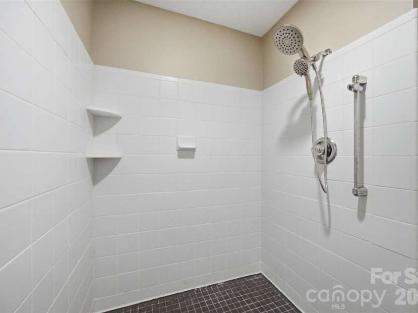 216 Minnie Queen Lane, Belmont, NC 28012.  MLS# CAR4418325, YatesRealty ID 48162. 