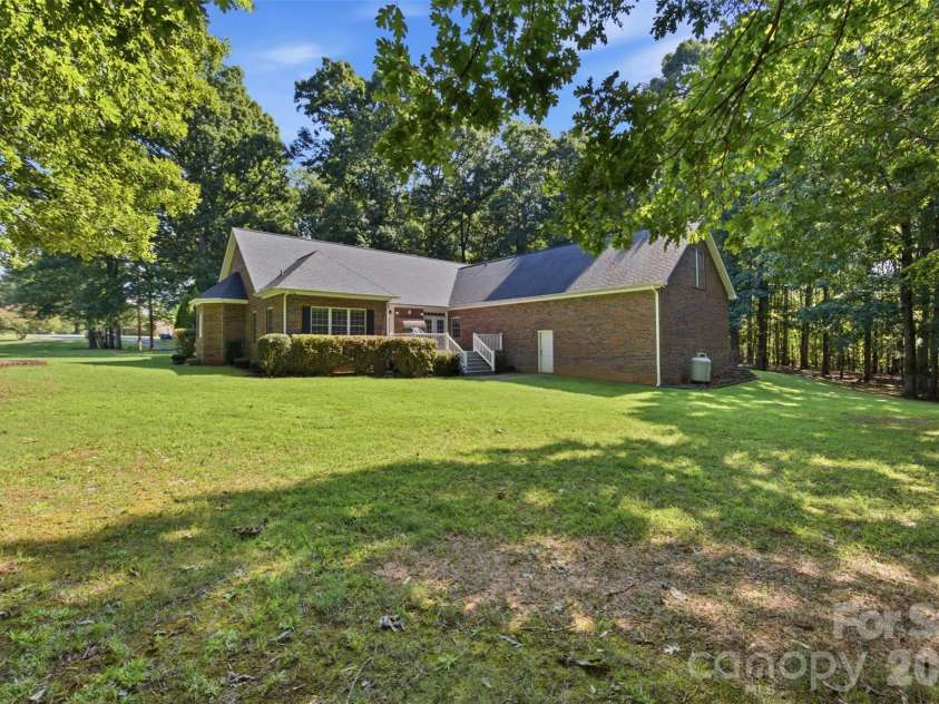 216 Minnie Queen Lane, Belmont, NC 28012.  MLS# CAR4418325, YatesRealty ID 48162. 
