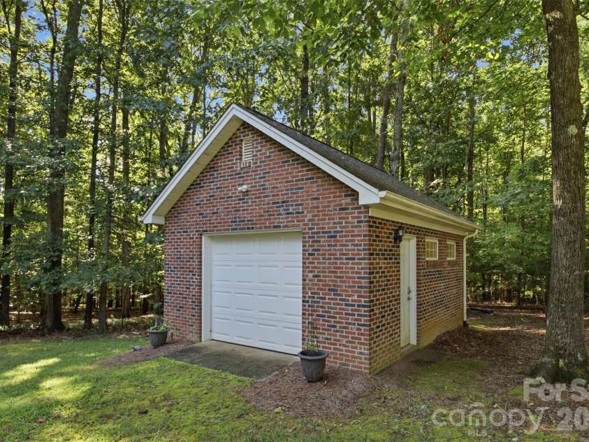 216 Minnie Queen Lane, Belmont, NC 28012.  MLS# CAR4418325, YatesRealty ID 48162. 