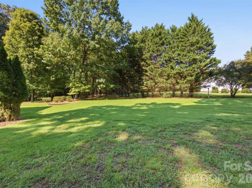 216 Minnie Queen Lane, Belmont, NC 28012.  MLS# CAR4418325, YatesRealty ID 48162. 