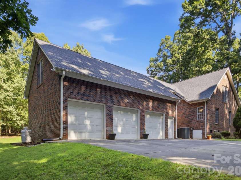 216 Minnie Queen Lane, Belmont, NC 28012.  MLS# CAR4418325, YatesRealty ID 48162. 