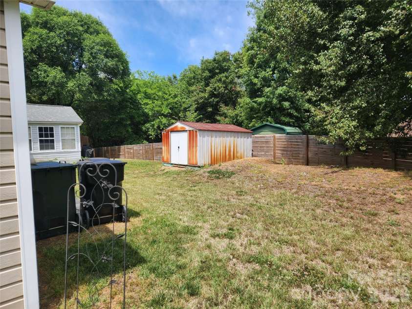 3077 Champion Lane, Concord, NC 28025.  MLS# CAR4379101, YatesRealty ID 48163. 