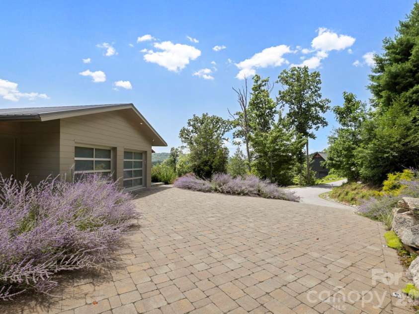 232 Curtain Bluff, Hendersonville, NC 28791.  MLS# CAR4400554, YatesRealty ID 48165. 