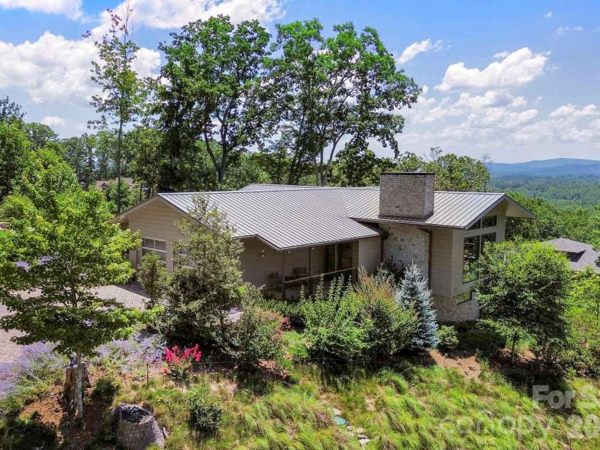 232 Curtain Bluff, Hendersonville, NC 28791.  MLS# CAR4400554, YatesRealty ID 48165. 