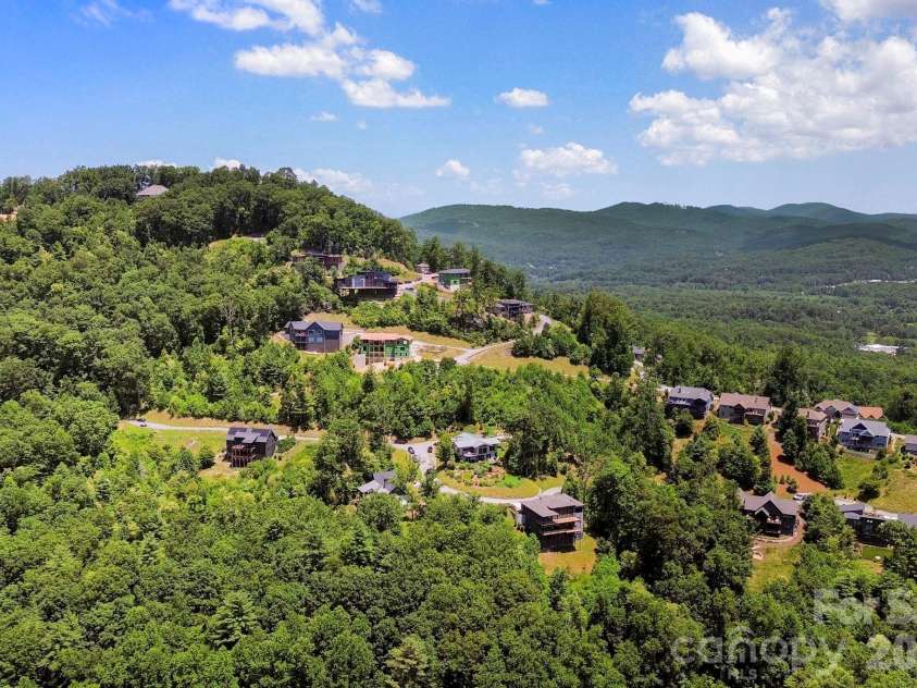 232 Curtain Bluff, Hendersonville, NC 28791.  MLS# CAR4400554, YatesRealty ID 48165. 