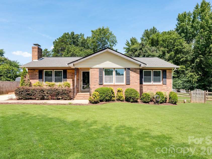 3028 Dylan Place, Concord, NC 28027.  MLS# CAR4417789, YatesRealty ID 48169. 