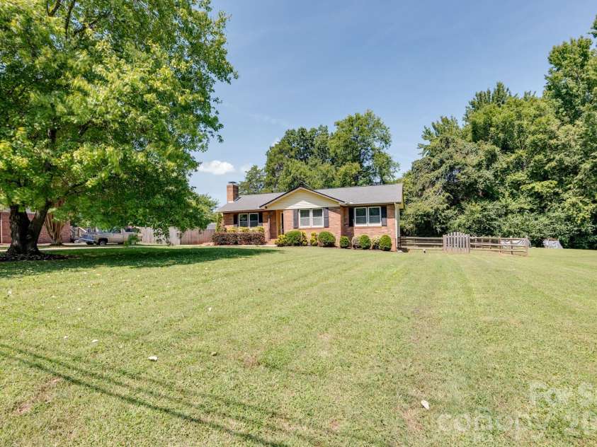 3028 Dylan Place, Concord, NC 28027.  MLS# CAR4417789, YatesRealty ID 48169. 