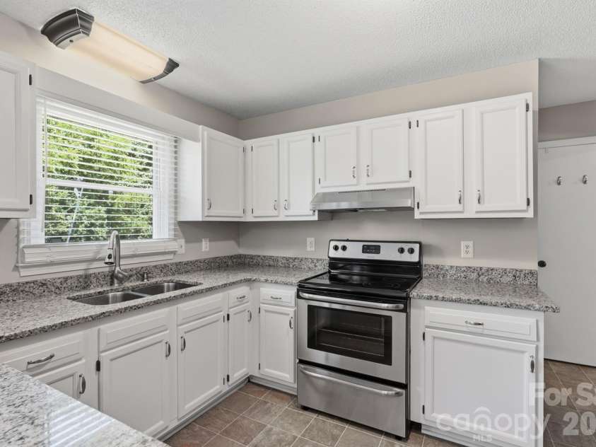 3028 Dylan Place, Concord, NC 28027.  MLS# CAR4417789, YatesRealty ID 48169. 