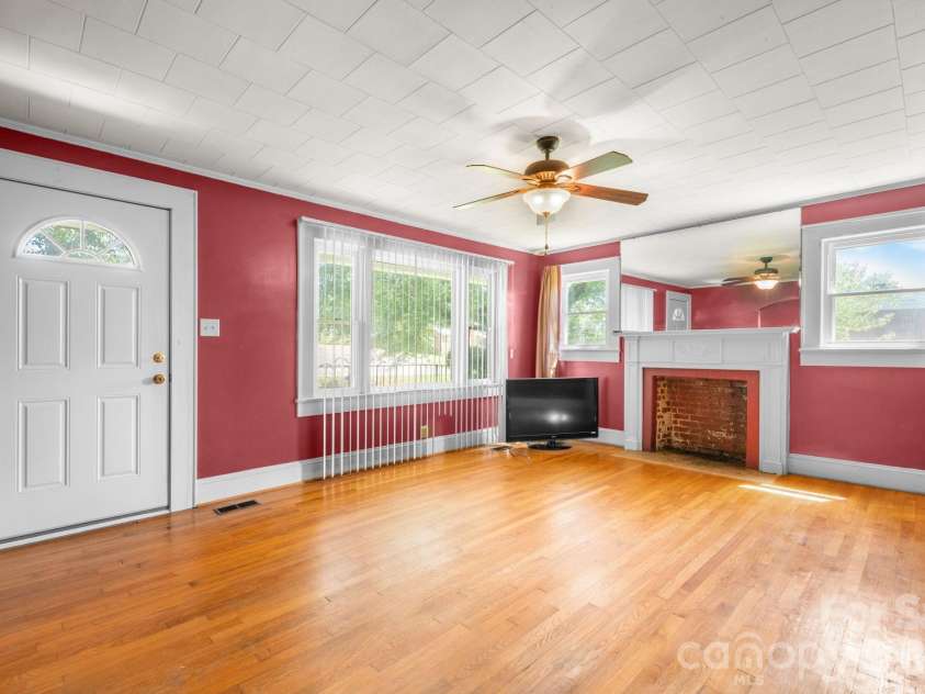 414B Old NC 18 Highway, Morganton, NC 28655.  MLS# CAR4419783, YatesRealty ID 48170. 