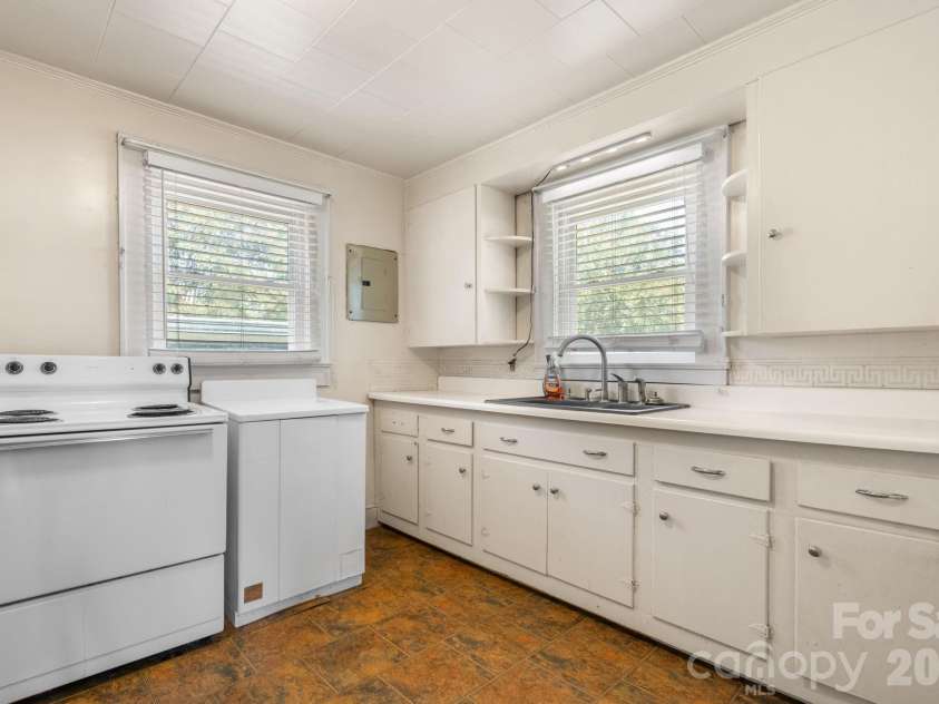 414B Old NC 18 Highway, Morganton, NC 28655.  MLS# CAR4419783, YatesRealty ID 48170. 