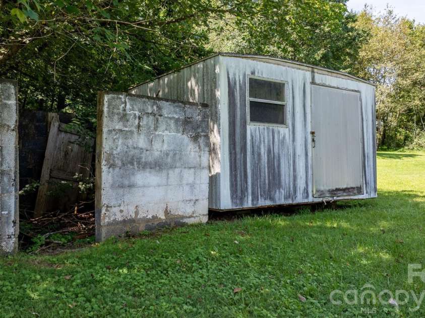 414B Old NC 18 Highway, Morganton, NC 28655.  MLS# CAR4419783, YatesRealty ID 48170. 