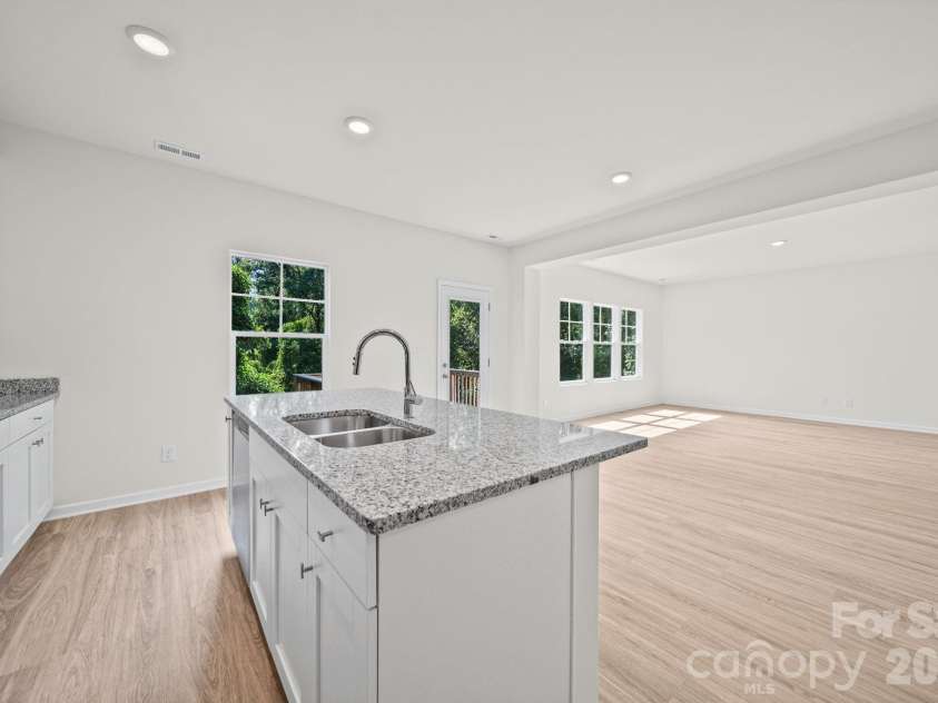 203 Hermitage Court, Shelby, NC 28150.  MLS# CAR4418450, YatesRealty ID 48171. Kitchen