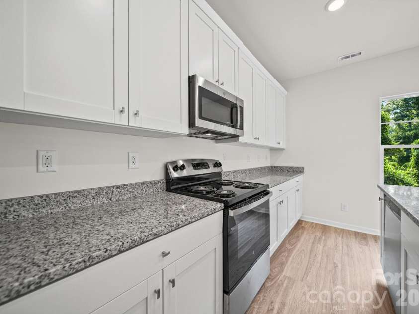 203 Hermitage Court, Shelby, NC 28150.  MLS# CAR4418450, YatesRealty ID 48171. Kitchen