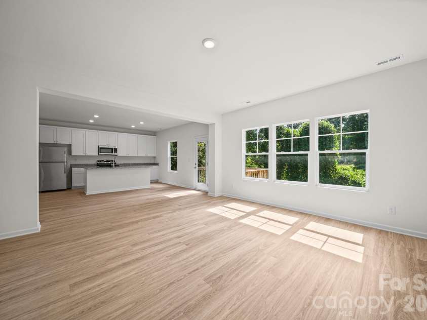 203 Hermitage Court, Shelby, NC 28150.  MLS# CAR4418450, YatesRealty ID 48171. Kitchen, Breakfast and Great Rooms