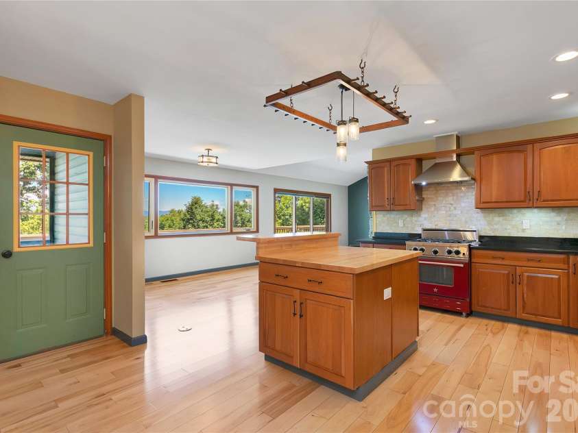 157 Kawani Lane, Brevard, NC 28712.  MLS# CAR4393607, YatesRealty ID 48172. 