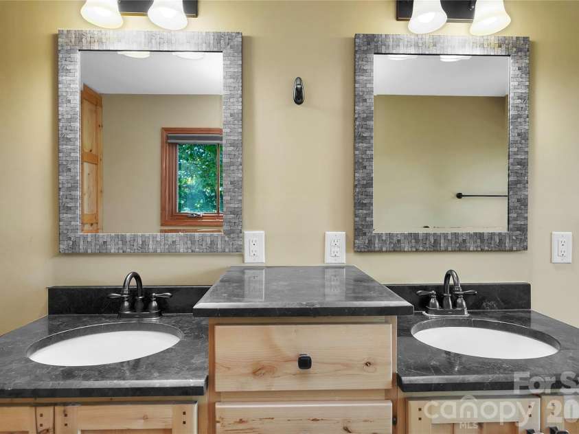 157 Kawani Lane, Brevard, NC 28712.  MLS# CAR4393607, YatesRealty ID 48172. 