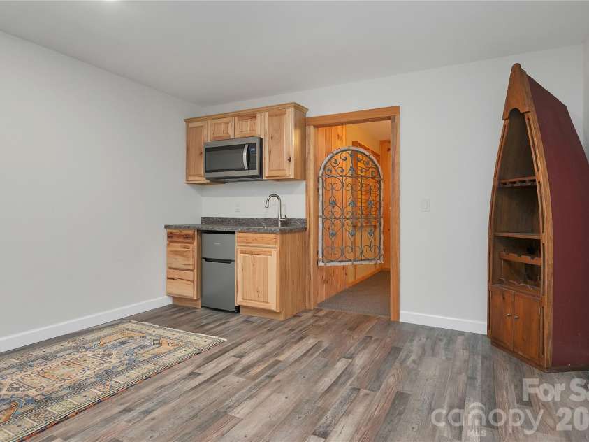 157 Kawani Lane, Brevard, NC 28712.  MLS# CAR4393607, YatesRealty ID 48172. 