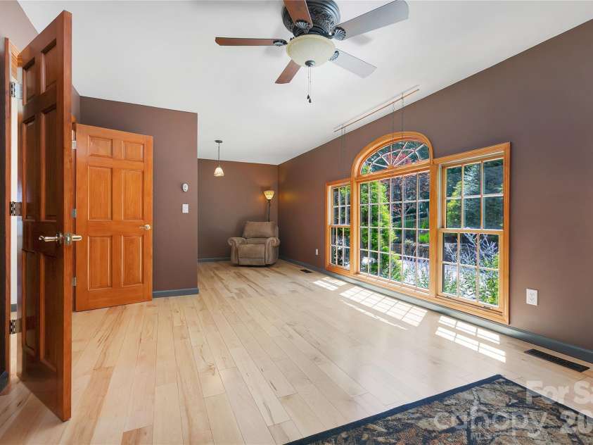 157 Kawani Lane, Brevard, NC 28712.  MLS# CAR4393607, YatesRealty ID 48172. Flex room