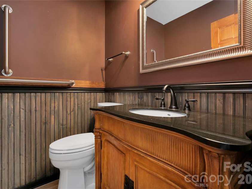 157 Kawani Lane, Brevard, NC 28712.  MLS# CAR4393607, YatesRealty ID 48172. Half bath