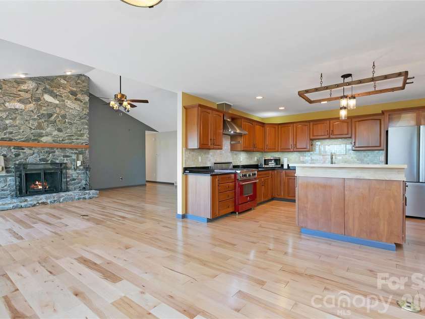 157 Kawani Lane, Brevard, NC 28712.  MLS# CAR4393607, YatesRealty ID 48172. Spacious kitchen