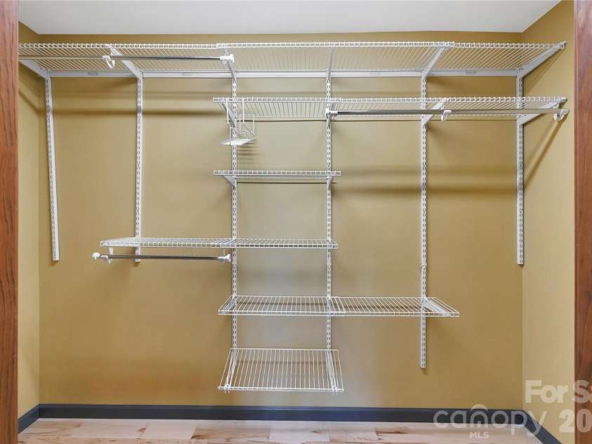 157 Kawani Lane, Brevard, NC 28712.  MLS# CAR4393607, YatesRealty ID 48172. Walk-in closet