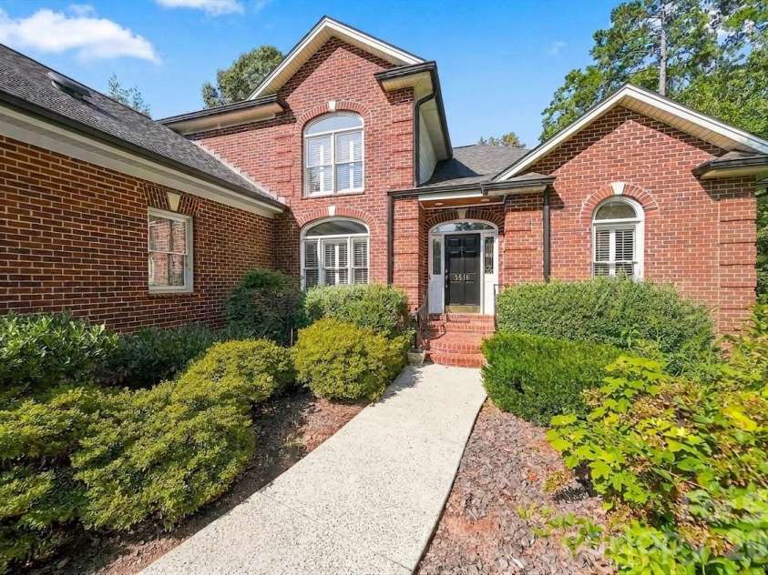 1515 8th Street, Hickory, NC 28601.  MLS# CAR4419363, YatesRealty ID 48175. 