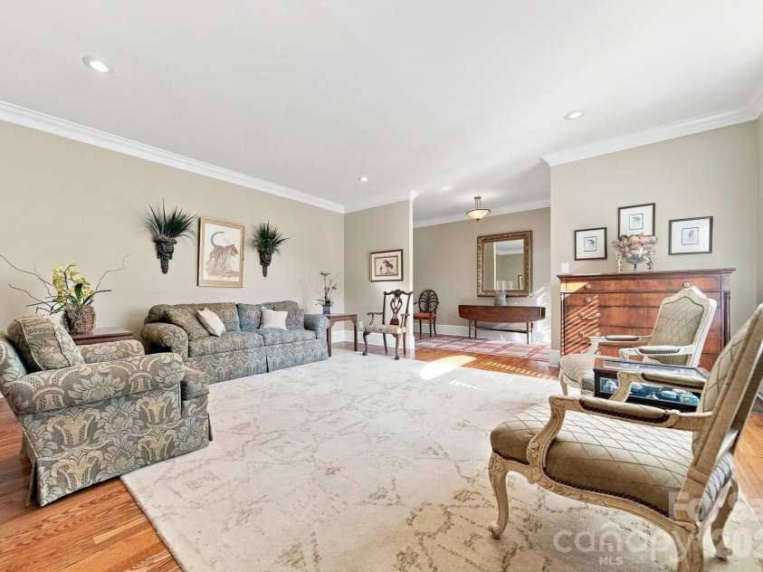1515 8th Street, Hickory, NC 28601.  MLS# CAR4419363, YatesRealty ID 48175. 