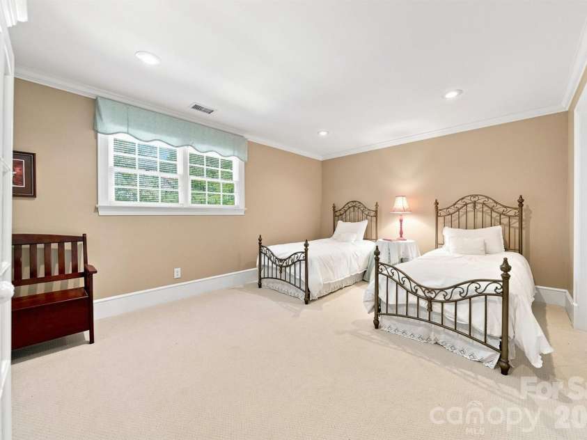 1515 8th Street, Hickory, NC 28601.  MLS# CAR4419363, YatesRealty ID 48175. 