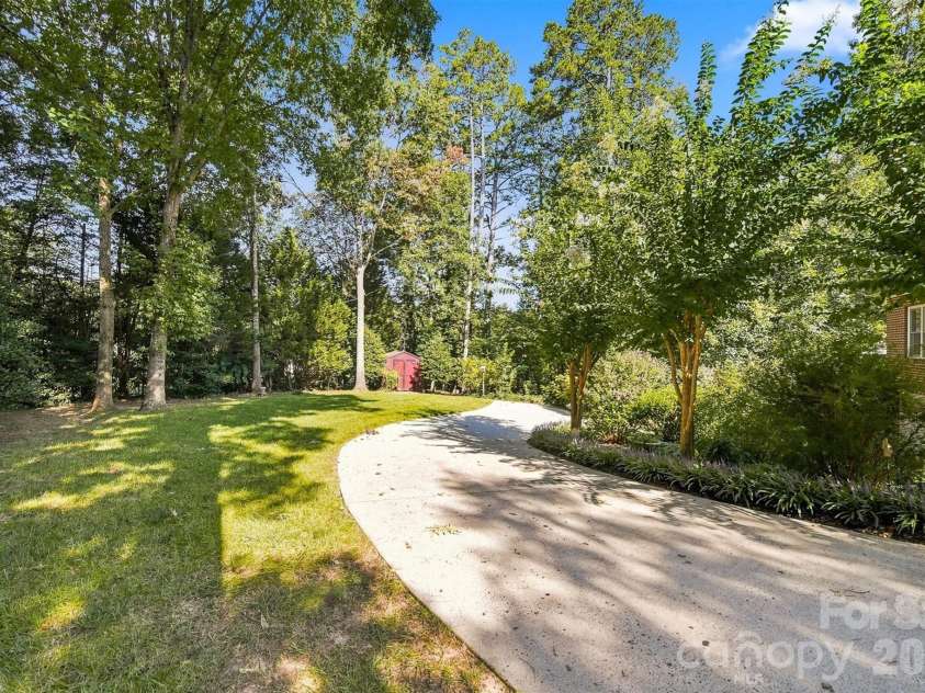 1515 8th Street, Hickory, NC 28601.  MLS# CAR4419363, YatesRealty ID 48175. 