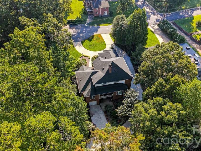 1515 8th Street, Hickory, NC 28601.  MLS# CAR4419363, YatesRealty ID 48175. 