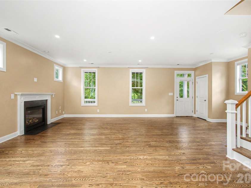 10020 Vanguard Parkway, Huntersville, NC 28078.  MLS# CAR4420414, YatesRealty ID 48176. 