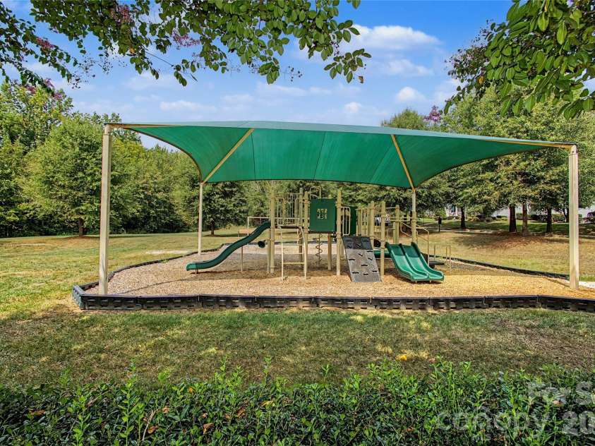 10020 Vanguard Parkway, Huntersville, NC 28078.  MLS# CAR4420414, YatesRealty ID 48176. 
