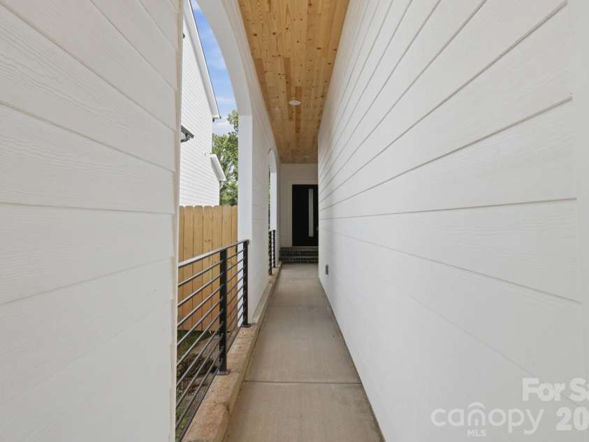 2007 South Street, Charlotte, NC 28208.  MLS# CAR4340104, YatesRealty ID 48177. 