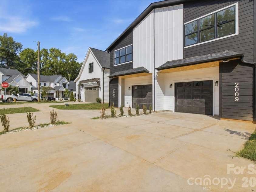 2007 South Street, Charlotte, NC 28208.  MLS# CAR4340104, YatesRealty ID 48177. 