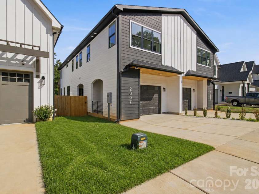 2007 South Street, Charlotte, NC 28208.  MLS# CAR4340104, YatesRealty ID 48177. 
