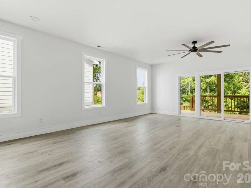 2007 South Street, Charlotte, NC 28208.  MLS# CAR4340104, YatesRealty ID 48177. 